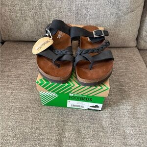 White Mountain Black Nubuck Sandals